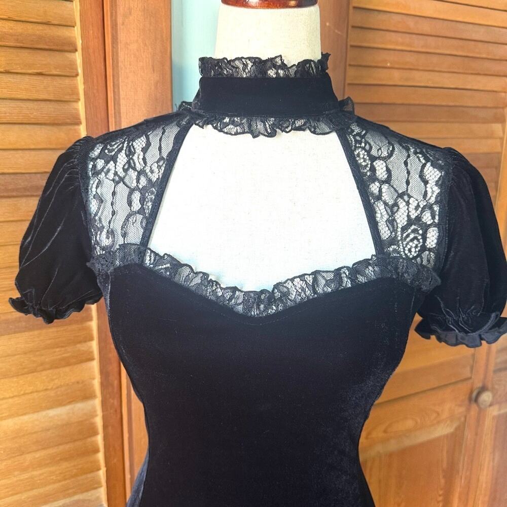 Killstar Gothic Lolita Victorian Vkei Witchcore Black Velvet Lace Mini Dress - Picture 3 of 10
